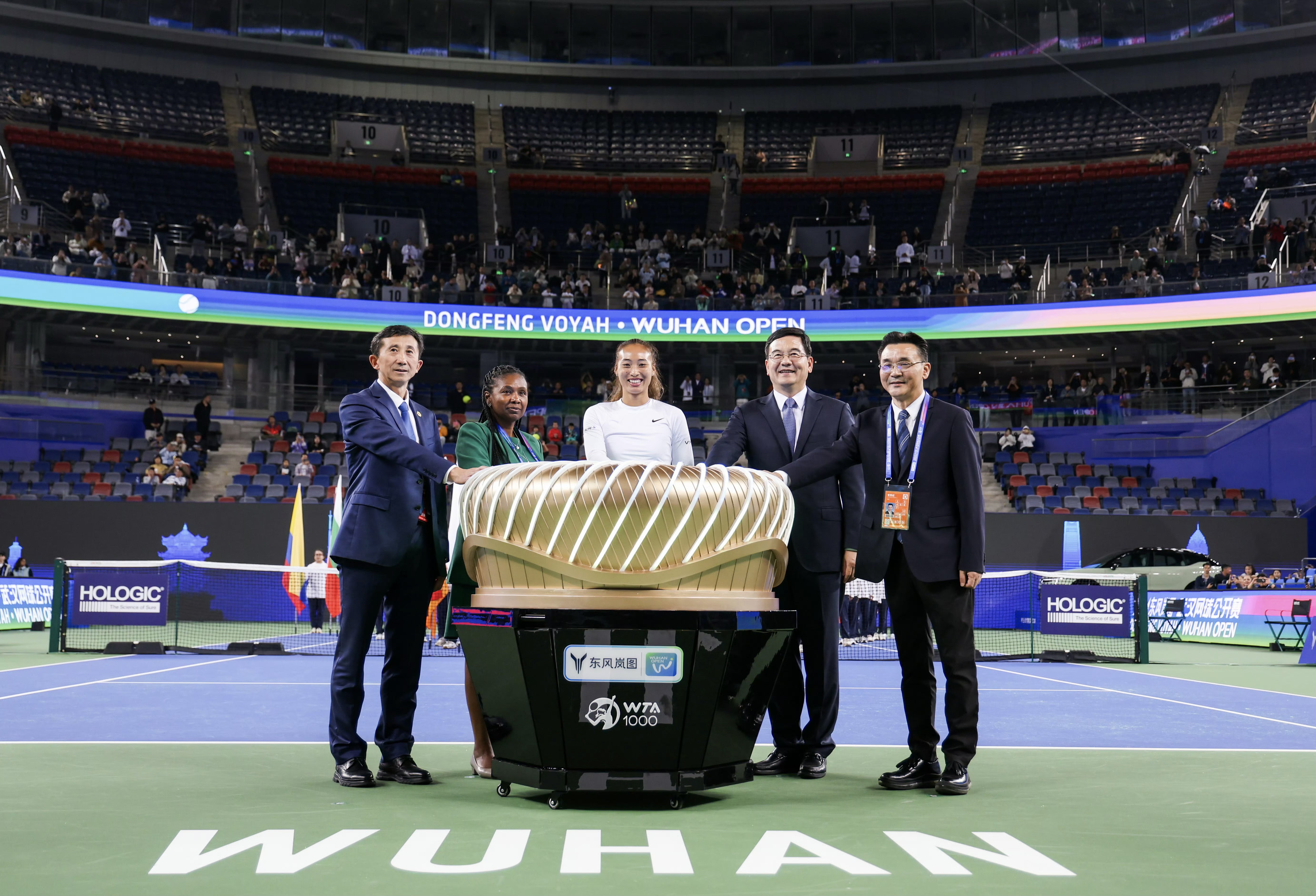 爱游戏app-赛地聚焦——法国杯集结日热度飙升；圣安东尼奥马刺内部沟通；气氛紧张；年轻球员得到机会的简单介绍-爱游戏app