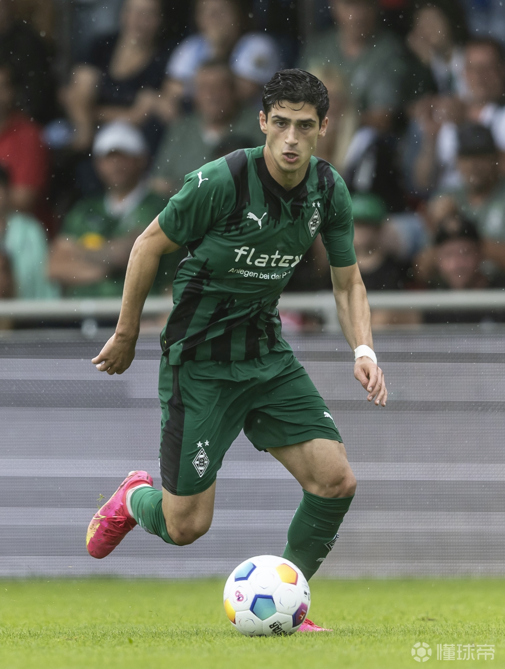 爱游戏app-门兴格拉德巴赫发布备战花絮，窗口期防线松动，NBA常规赛任务艰巨，纪律约束更严格-爱游戏app