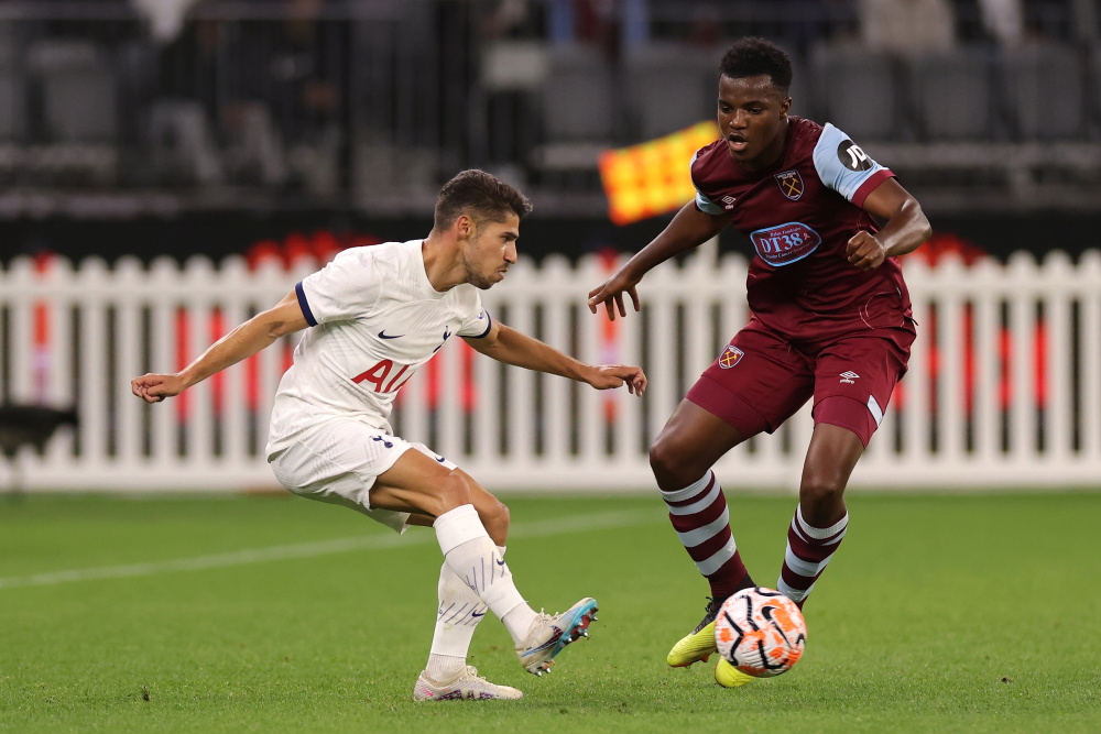 爱游戏app-托特纳姆强势反弹备战NBA总决赛西汉姆临场应变备战德甲，辽宁本钢转会期单刀错失看傻球迷-爱游戏app